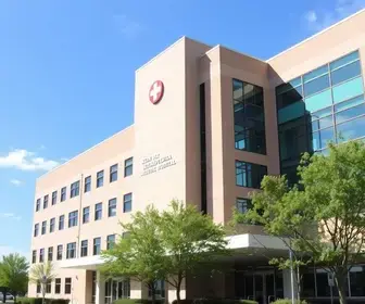 Hospital Metropolitano abre vagas para áreas assistenciais e administrativas