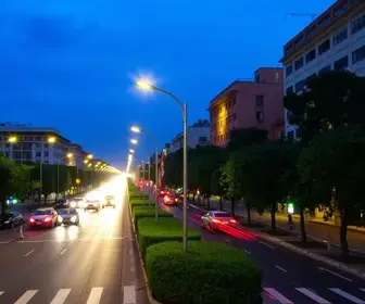 Avenida Independência começa a receber nova iluminação em LED em Ananindeua